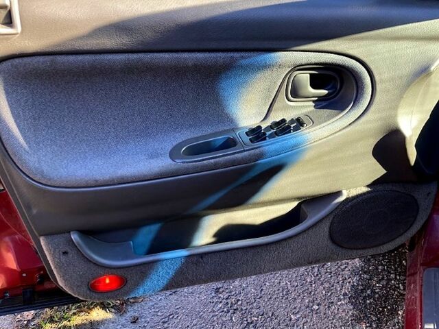 Червоний Мазда 626, об'ємом двигуна 1.8 л та пробігом 0 тис. км за 1050 $, фото 5 на Automoto.ua