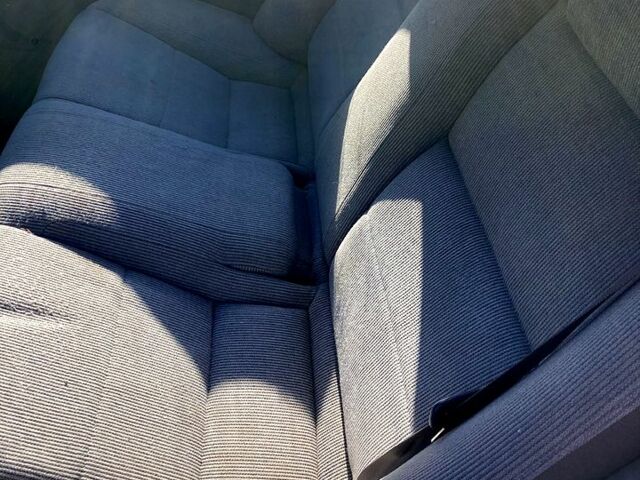 Червоний Мазда 626, об'ємом двигуна 1.8 л та пробігом 0 тис. км за 1050 $, фото 7 на Automoto.ua