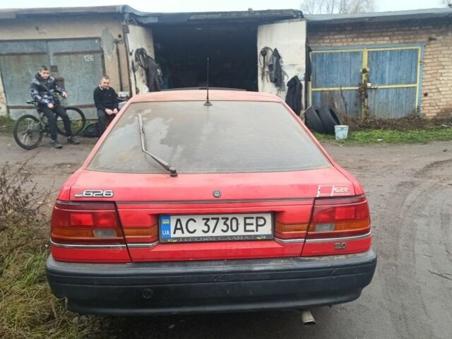 Красный Мазда 626, объемом двигателя 2 л и пробегом 200 тыс. км за 1500 $, фото 3 на Automoto.ua