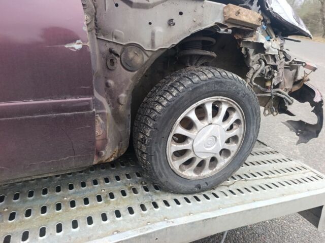 Красный Мазда 626, объемом двигателя 0 л и пробегом 300 тыс. км за 670 $, фото 4 на Automoto.ua