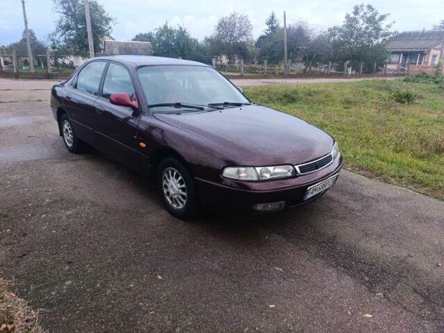 Красный Мазда 626, объемом двигателя 0 л и пробегом 200 тыс. км за 1250 $, фото 1 на Automoto.ua