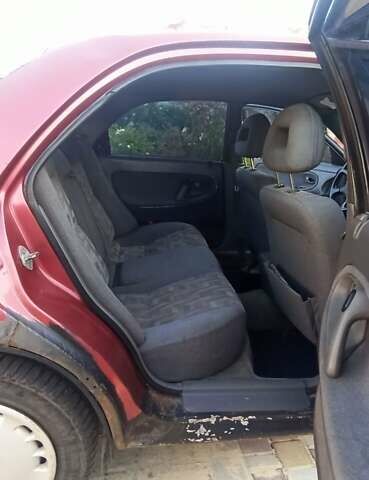 Красный Мазда 626, объемом двигателя 2 л и пробегом 509 тыс. км за 2700 $, фото 13 на Automoto.ua