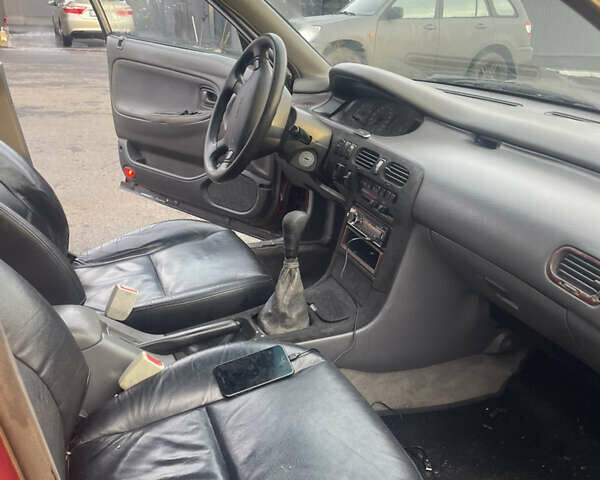 Красный Мазда 626, объемом двигателя 2 л и пробегом 320 тыс. км за 1549 $, фото 8 на Automoto.ua