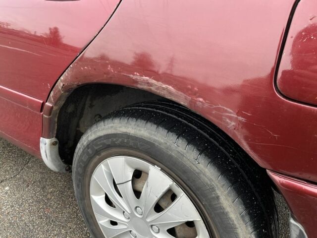 Красный Мазда 626, объемом двигателя 2 л и пробегом 276 тыс. км за 1800 $, фото 5 на Automoto.ua