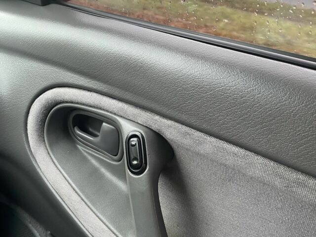 Красный Мазда 626, объемом двигателя 2 л и пробегом 561 тыс. км за 1600 $, фото 1 на Automoto.ua