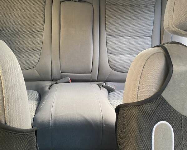 Красный Мазда 626, объемом двигателя 2 л и пробегом 561 тыс. км за 1600 $, фото 9 на Automoto.ua