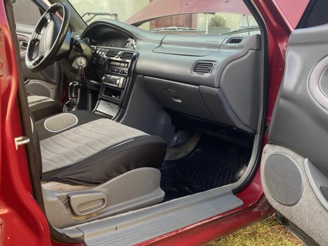 Красный Мазда 626, объемом двигателя 2 л и пробегом 561 тыс. км за 1600 $, фото 7 на Automoto.ua