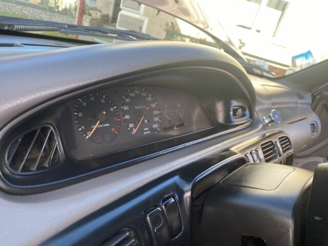 Красный Мазда 626, объемом двигателя 2 л и пробегом 561 тыс. км за 1600 $, фото 12 на Automoto.ua