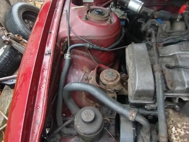 Красный Мазда 626, объемом двигателя 1.8 л и пробегом 400 тыс. км за 650 $, фото 4 на Automoto.ua