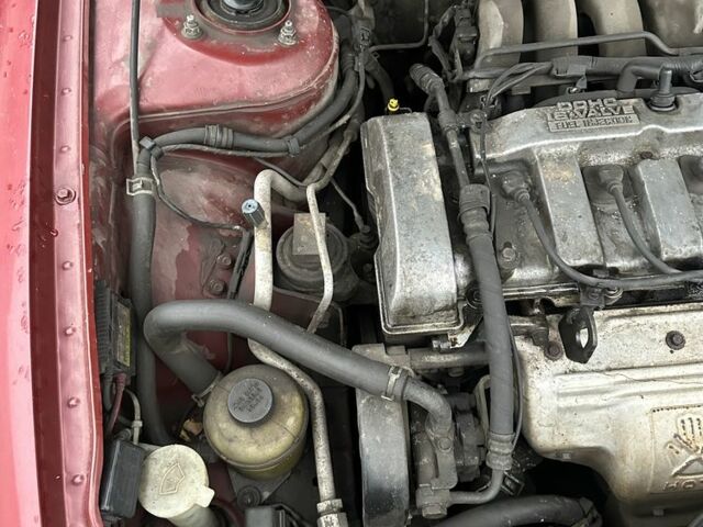 Красный Мазда 626, объемом двигателя 2 л и пробегом 360 тыс. км за 2500 $, фото 4 на Automoto.ua