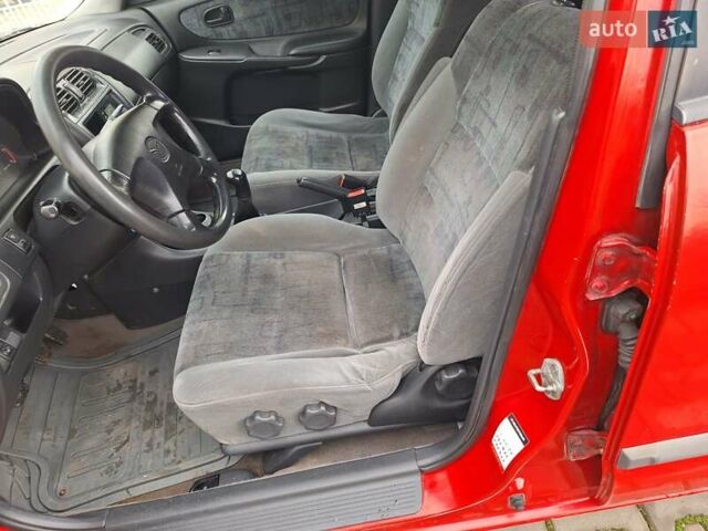 Красный Мазда 626, объемом двигателя 2 л и пробегом 111 тыс. км за 1800 $, фото 31 на Automoto.ua