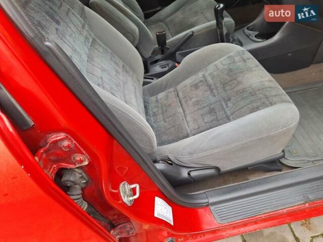 Красный Мазда 626, объемом двигателя 2 л и пробегом 111 тыс. км за 1800 $, фото 28 на Automoto.ua