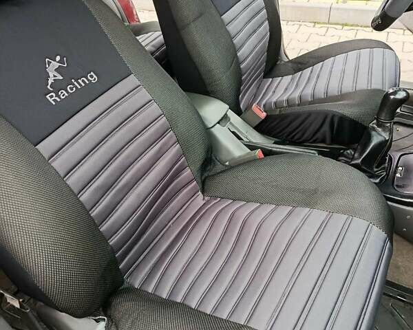 Красный Мазда 626, объемом двигателя 1.8 л и пробегом 365 тыс. км за 1800 $, фото 6 на Automoto.ua