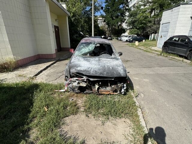 Червоний Мазда 626, об'ємом двигуна 2 л та пробігом 300 тис. км за 600 $, фото 2 на Automoto.ua