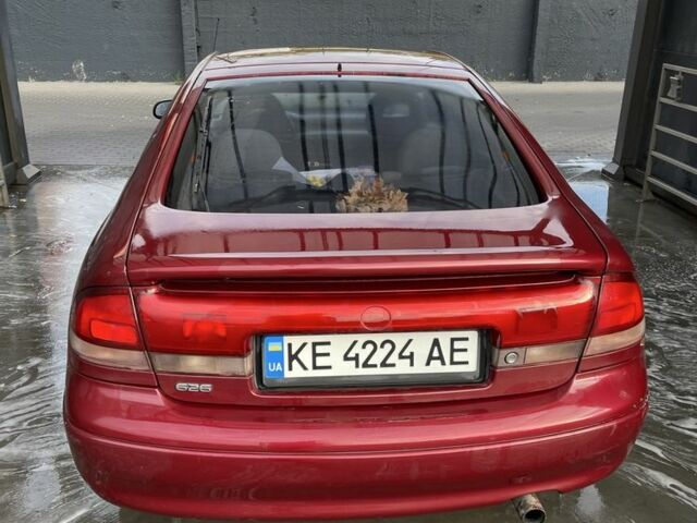 Червоний Мазда 626, об'ємом двигуна 2 л та пробігом 370 тис. км за 1500 $, фото 3 на Automoto.ua