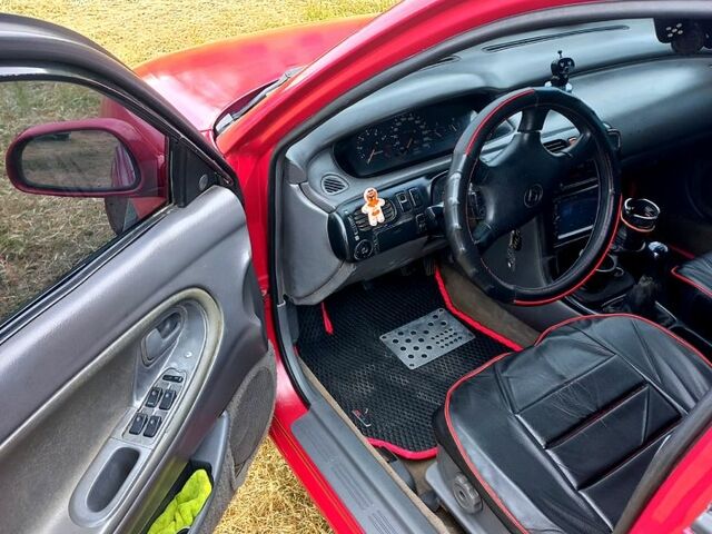 Красный Мазда 626, объемом двигателя 2 л и пробегом 0 тыс. км за 2200 $, фото 7 на Automoto.ua