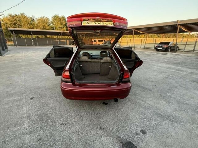 Красный Мазда 626, объемом двигателя 1.8 л и пробегом 270 тыс. км за 1350 $, фото 4 на Automoto.ua