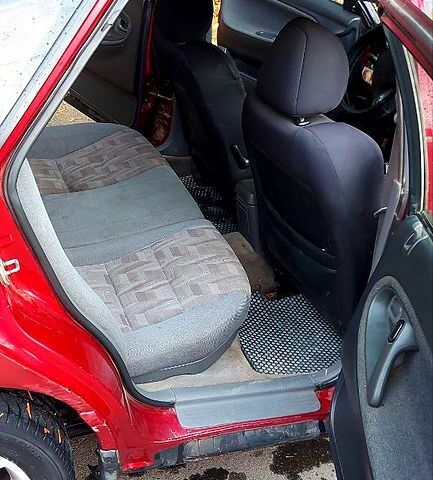 Красный Мазда 626, объемом двигателя 2 л и пробегом 320 тыс. км за 1500 $, фото 6 на Automoto.ua