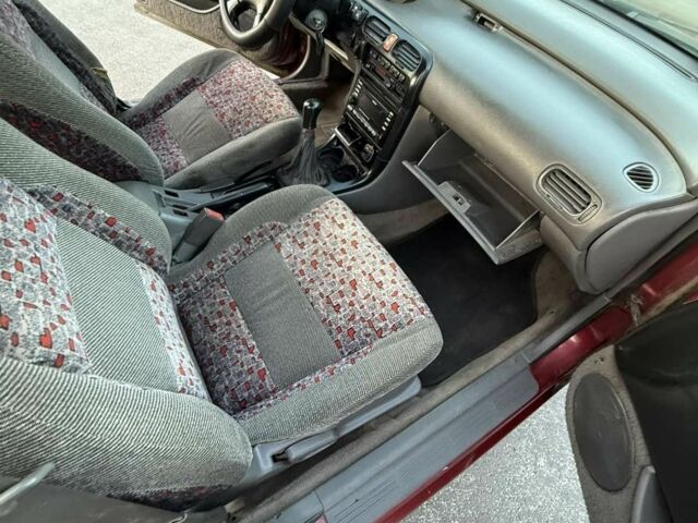 Красный Мазда 626, объемом двигателя 1.8 л и пробегом 270 тыс. км за 1350 $, фото 3 на Automoto.ua