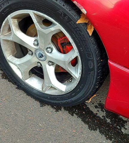 Красный Мазда 626, объемом двигателя 2 л и пробегом 320 тыс. км за 1500 $, фото 2 на Automoto.ua