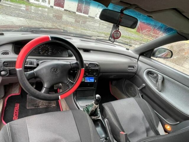 Красный Мазда 626, объемом двигателя 1.8 л и пробегом 200 тыс. км за 1200 $, фото 8 на Automoto.ua