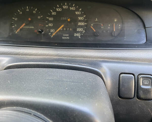 Мазда 626, объемом двигателя 1.84 л и пробегом 256 тыс. км за 2200 $, фото 12 на Automoto.ua