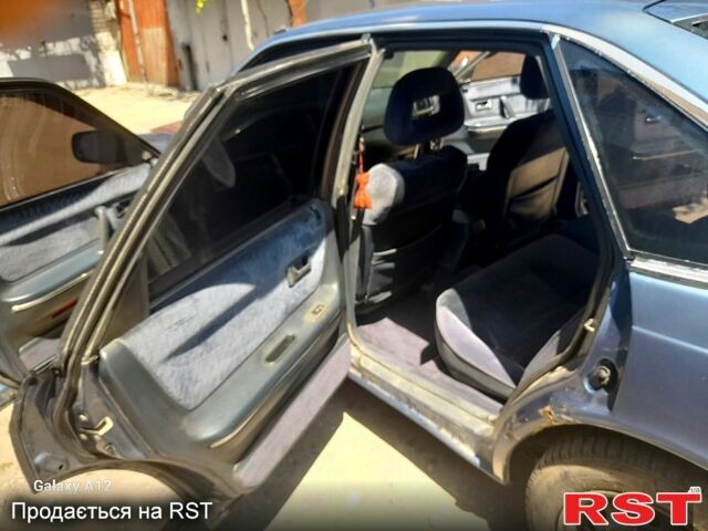 Мазда 626, объемом двигателя 2.2 л и пробегом 350 тыс. км за 2200 $, фото 4 на Automoto.ua