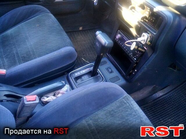 Мазда 626, объемом двигателя 2.2 л и пробегом 333 тыс. км за 2300 $, фото 5 на Automoto.ua