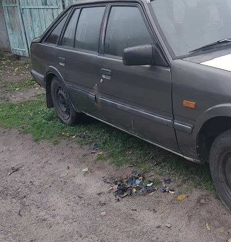 Сірий Мазда 626, об'ємом двигуна 0 л та пробігом 350 тис. км за 335 $, фото 1 на Automoto.ua