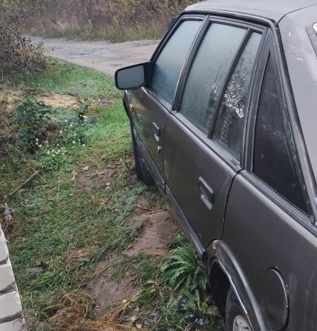 Сірий Мазда 626, об'ємом двигуна 0 л та пробігом 350 тис. км за 335 $, фото 4 на Automoto.ua