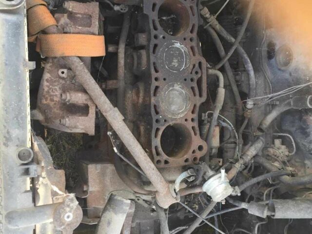 Серый Мазда 626, объемом двигателя 2 л и пробегом 999 тыс. км за 350 $, фото 3 на Automoto.ua