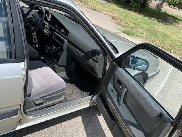 Серый Мазда 626, объемом двигателя 1.6 л и пробегом 178 тыс. км за 1500 $, фото 11 на Automoto.ua