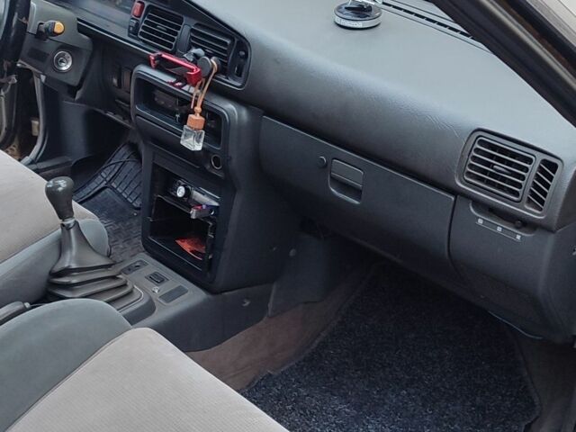 Серый Мазда 626, объемом двигателя 2 л и пробегом 332 тыс. км за 750 $, фото 7 на Automoto.ua