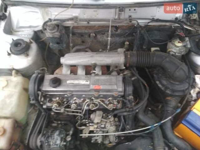 Серый Мазда 626, объемом двигателя 2 л и пробегом 35 тыс. км за 1800 $, фото 2 на Automoto.ua