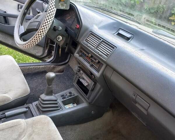 Сірий Мазда 626, об'ємом двигуна 2 л та пробігом 111 тис. км за 1100 $, фото 2 на Automoto.ua