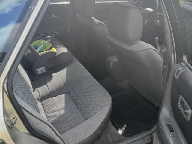 Серый Мазда 626, объемом двигателя 2 л и пробегом 320 тыс. км за 2022 $, фото 14 на Automoto.ua