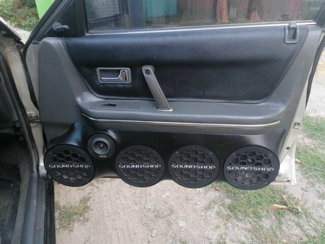 Серый Мазда 626, объемом двигателя 2 л и пробегом 320 тыс. км за 2022 $, фото 10 на Automoto.ua