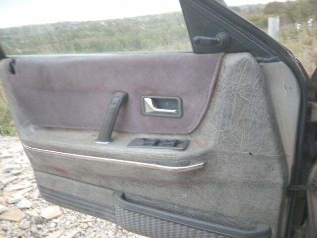 Серый Мазда 626, объемом двигателя 2 л и пробегом 320 тыс. км за 1079 $, фото 7 на Automoto.ua