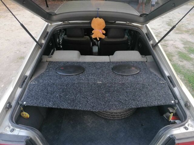 Серый Мазда 626, объемом двигателя 2 л и пробегом 320 тыс. км за 2022 $, фото 16 на Automoto.ua