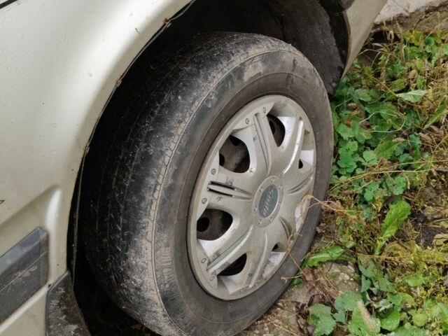 Серый Мазда 626, объемом двигателя 2 л и пробегом 300 тыс. км за 1200 $, фото 6 на Automoto.ua