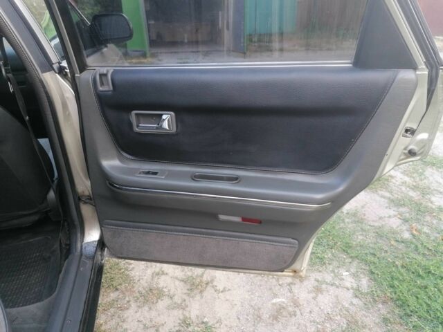 Серый Мазда 626, объемом двигателя 2 л и пробегом 320 тыс. км за 2022 $, фото 11 на Automoto.ua