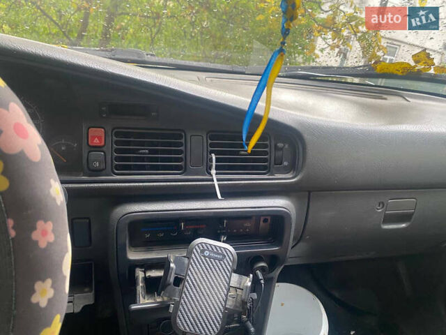 Серый Мазда 626, объемом двигателя 2 л и пробегом 355 тыс. км за 1000 $, фото 5 на Automoto.ua