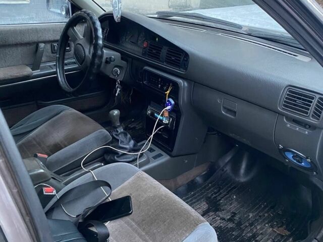 Серый Мазда 626, объемом двигателя 2 л и пробегом 57 тыс. км за 1300 $, фото 2 на Automoto.ua