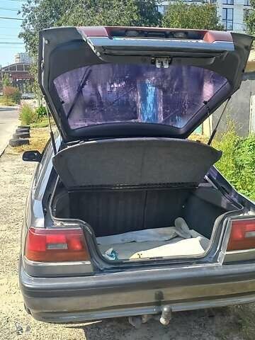 Серый Мазда 626, объемом двигателя 2 л и пробегом 300 тыс. км за 1900 $, фото 2 на Automoto.ua