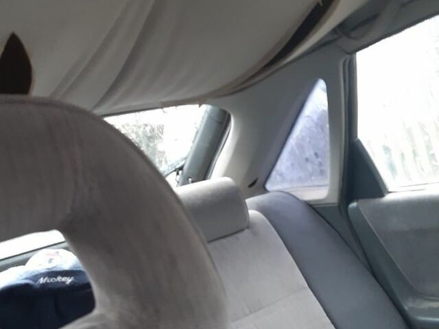 Серый Мазда 626, объемом двигателя 2 л и пробегом 200 тыс. км за 600 $, фото 2 на Automoto.ua