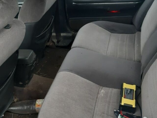 Серый Мазда 626, объемом двигателя 2 л и пробегом 200 тыс. км за 600 $, фото 5 на Automoto.ua