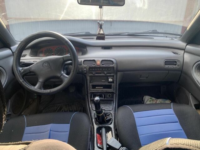 Серый Мазда 626, объемом двигателя 1.8 л и пробегом 400 тыс. км за 899 $, фото 4 на Automoto.ua