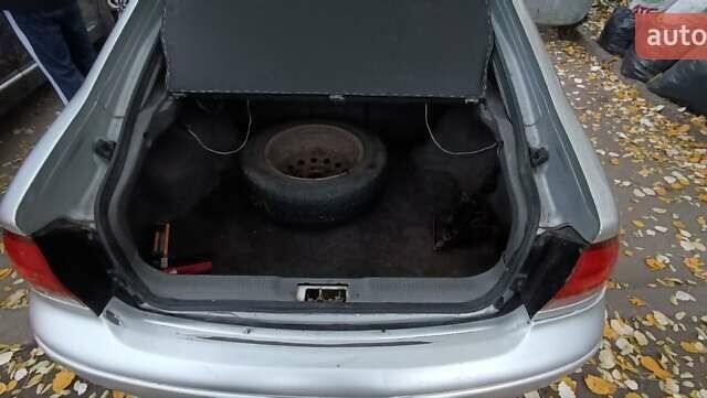 Серый Мазда 626, объемом двигателя 1.99 л и пробегом 448 тыс. км за 550 $, фото 5 на Automoto.ua