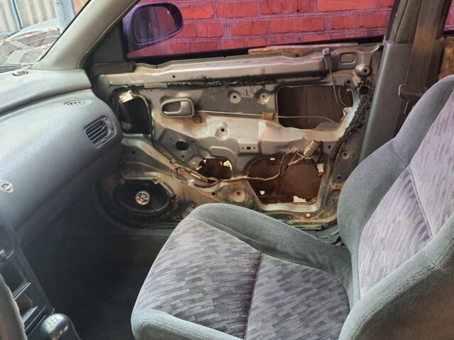 Серый Мазда 626, объемом двигателя 2.5 л и пробегом 288 тыс. км за 716 $, фото 3 на Automoto.ua