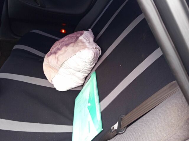 Сірий Мазда 626, об'ємом двигуна 2 л та пробігом 350 тис. км за 2200 $, фото 3 на Automoto.ua